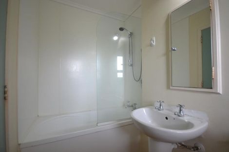 Photo of property in 52u4 Russell Terrace, Berhampore, Wellington, 6023