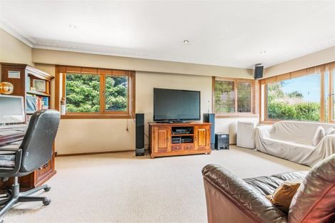 Photo of property in 60 Royal View Road, Te Atatu South, Auckland, 0610