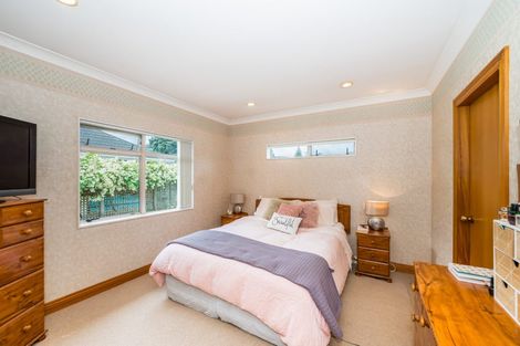 Photo of property in 1 Greenaway Road, Waikanae, 5036