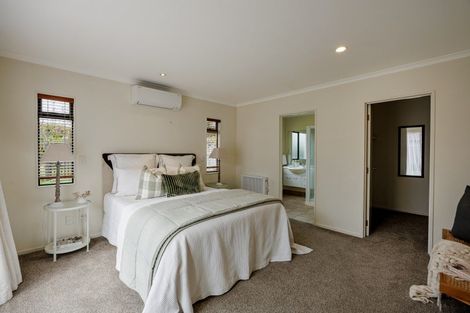 Photo of property in 28 Arataki Road, Havelock North, 4130