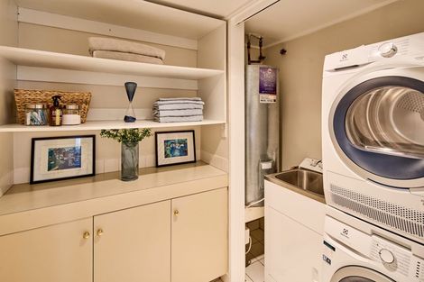 Photo of property in Highwic, 2/32 Hobson Street, Thorndon, Wellington, 6011