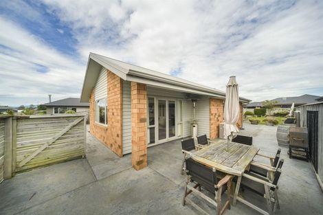Photo of property in 25 Pegasus Place, Kelvin Grove, Palmerston North, 4414