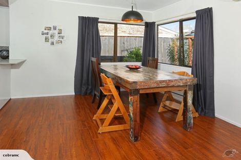 Photo of property in 3/98 Roberts Road, Te Atatu South, Auckland, 0610