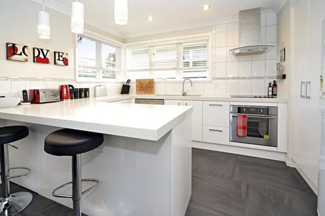 Photo of property in 25 Miro Road, Mangere Bridge, Auckland, 2022