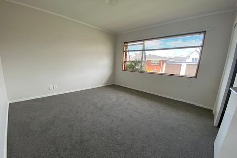 Photo of property in 11/81 Shakespeare Road, Milford, Auckland, 0620