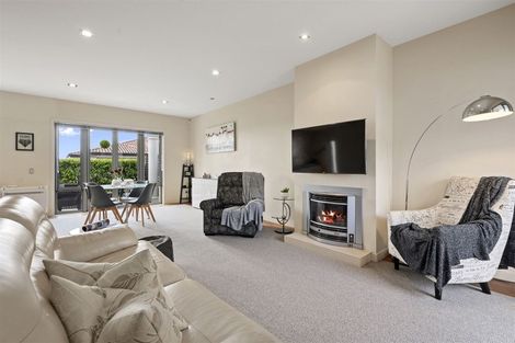 Photo of property in 140 Gills Road, Albany Heights, Auckland, 0632