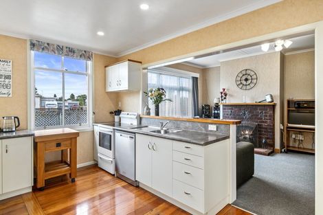 Photo of property in 2 Weraroa Road, Levin, 5510