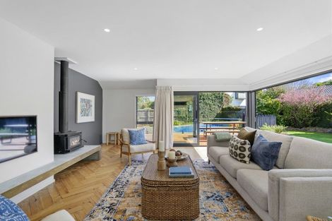 Photo of property in 17 Kingham Place, Avonhead, Christchurch, 8042