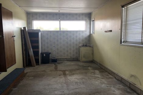 Photo of property in 1/305 Great North Road, Henderson, Auckland, 0612