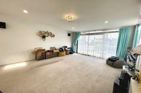 Photo of property in 23 Liberation Road, Papakura, 2110