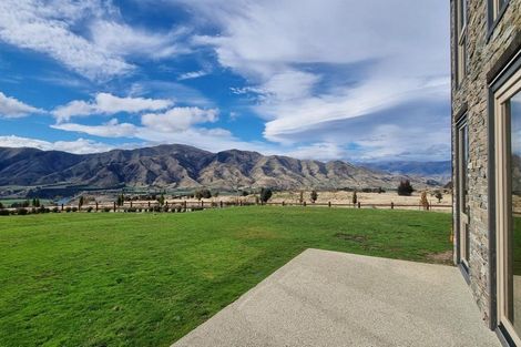 Photo of property in 2 Miharo Lane, Queensberry, Cromwell, 9383