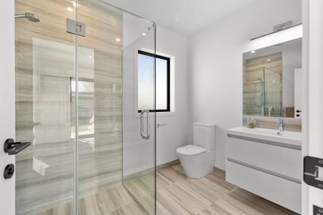 Photo of property in 42 Sardinia Grove, Fitzherbert, Palmerston North, 4410