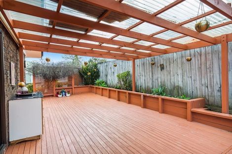 Photo of property in 109 Kemp Road, Massey, Auckland, 0614