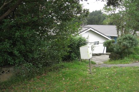 Photo of property in 51 Glanmire Road, Newlands, Wellington, 6037