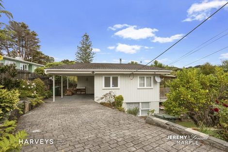 Photo of property in 12 Highland Avenue, Titirangi, Auckland, 0604