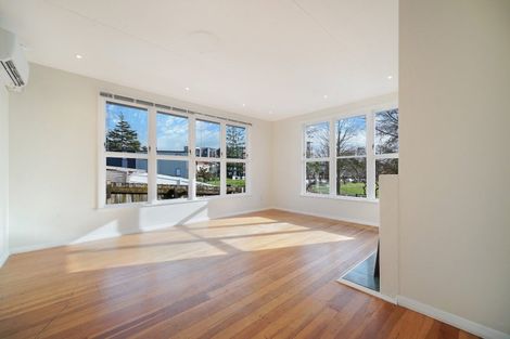 Photo of property in 1/6 Greenslade Crescent, Northcote, Auckland, 0627