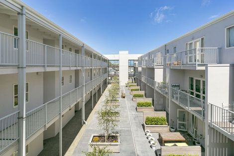 Photo of property in Luxford Villas, 309/72u Herald Street, Berhampore, Wellington, 6023