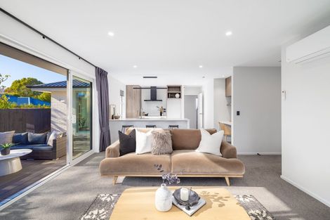 Photo of property in 8c Wychwood Crescent, Bishopdale, Christchurch, 8053