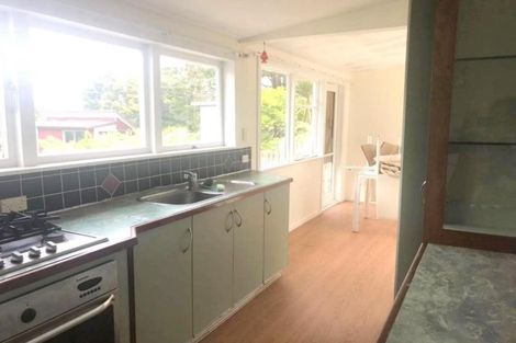 Photo of property in 12 Karamu Street, Te Atatu Peninsula, Auckland, 0610