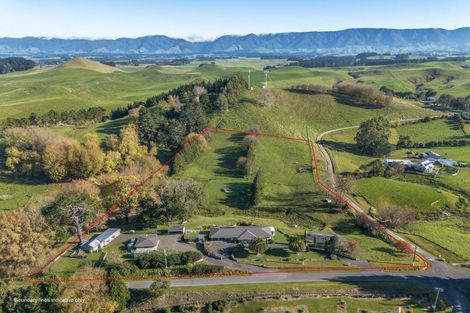 Photo of property in 208 Adelaide Road, Dannevirke, 4930