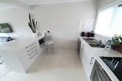 Photo of property in 2/5 Whitby Crescent, Mairangi Bay, Auckland, 0630