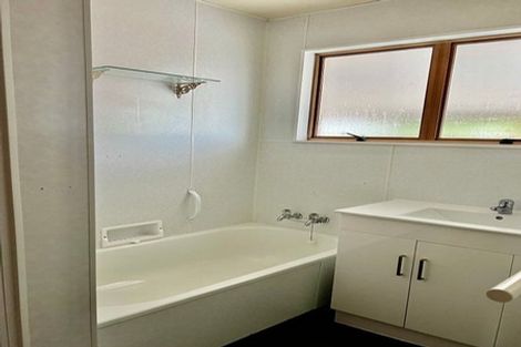 Photo of property in 2/30 Whitley Avenue, Ebdentown, Upper Hutt, 5018