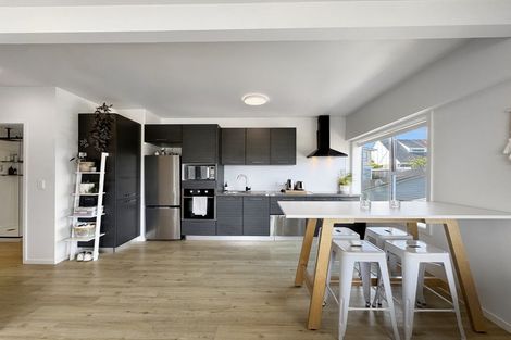 Photo of property in 6/32 Akaroa Drive, Maupuia, Wellington, 6022