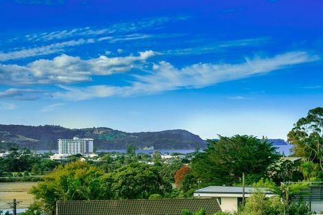 Photo of property in 3 Pohutukawa Avenue, Red Beach, 0932