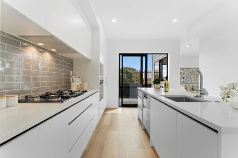 Photo of property in 31 Diana Drive, Glenfield, Auckland, 0627