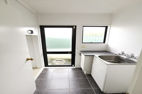 Photo of property in 87 Hillcrest Drive, Kelvin Grove, Palmerston North, 4414