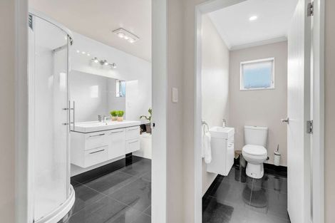 Photo of property in 5 Chestnut Close, Kelvin Grove, Palmerston North, 4414