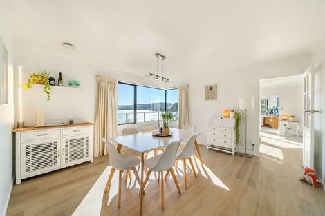 Photo of property in 50 Molyneux Close, Whitby, Porirua, 5024