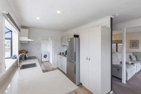 Photo of property in 64 Effingham Street, North New Brighton, Christchurch, 8083