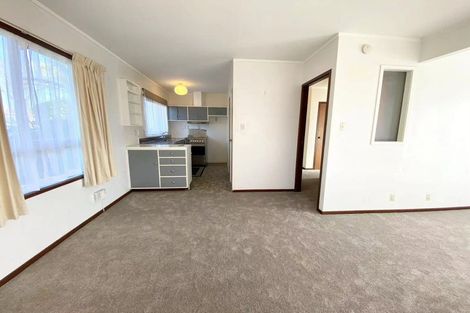 Photo of property in 5 Marlene Avenue, Te Atatu South, Auckland, 0610