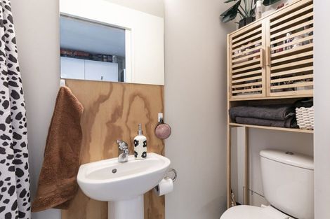 Photo of property in Urbane Apartments, 33/29 Webb Street, Mount Cook, Wellington, 6011