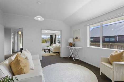 Photo of property in 74 Wilsons Road, Saint Martins, Christchurch, 8022