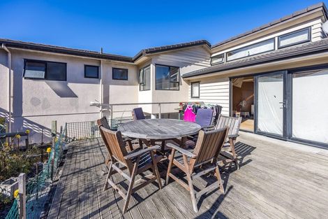 Photo of property in 6 Milwaukee Place, Glendene, Auckland, 0602