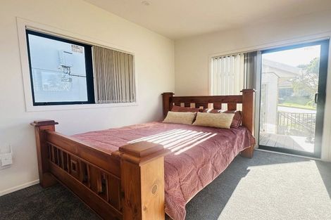 Photo of property in 7 Fulmar Way, Unsworth Heights, Auckland, 0632