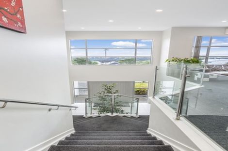 Photo of property in 24 Kittiwake Drive, Schnapper Rock, Auckland, 0632