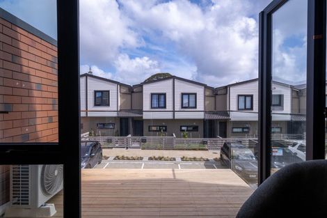 Photo of property in 14 Te Puketoka Lane, Mangere, 2022