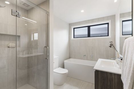 Photo of property in 33 Kikorangi Drive, Wainui, 0992