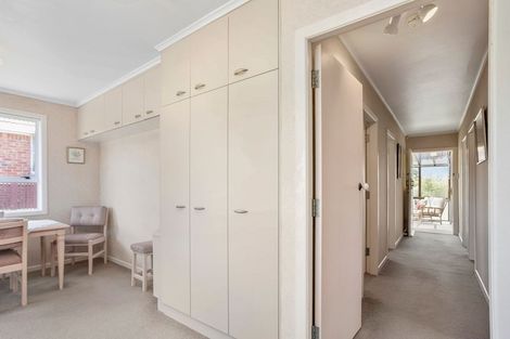 Photo of property in 15 Tiki Street, New Lynn, Auckland, 0600