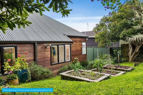 Photo of property in 2/36 Beulah Avenue, Rothesay Bay, Auckland, 0630