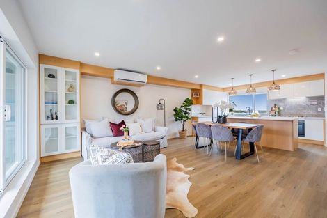 Photo of property in 7c Liston Street, Northcote, Auckland, 0627