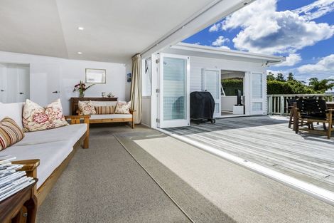Photo of property in 63 Knights Road, Rothesay Bay, Auckland, 0630