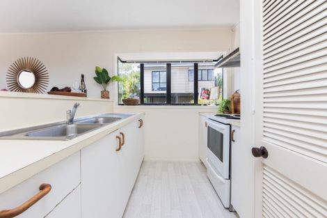 Photo of property in 2/77 Stanley Road, Glenfield, Auckland, 0629