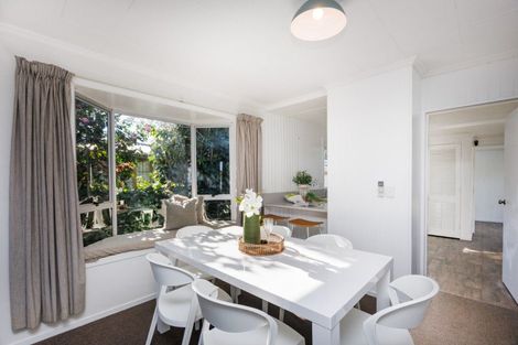 Photo of property in 8 Norwich Place, Awapuni, Palmerston North, 4412