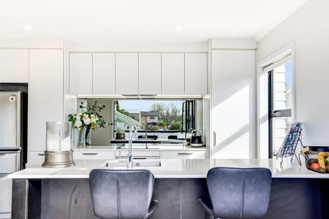 Photo of property in 13u1 Manning Street, Hamilton Central, Hamilton, 3204