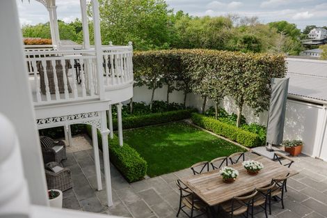 Photo of property in 31 Richmond Avenue, Northcote Point, Auckland, 0627