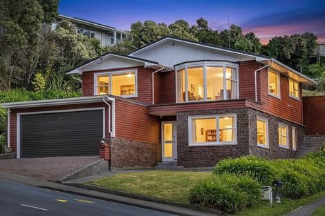 Photo of property in 98 Severn Street, Island Bay, Wellington, 6023